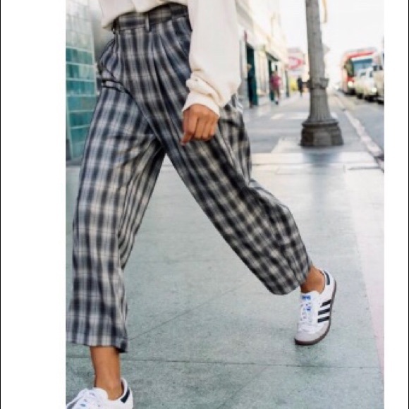 Urban Outfitters Pants - Urban Outfitters relaxed pleated pants